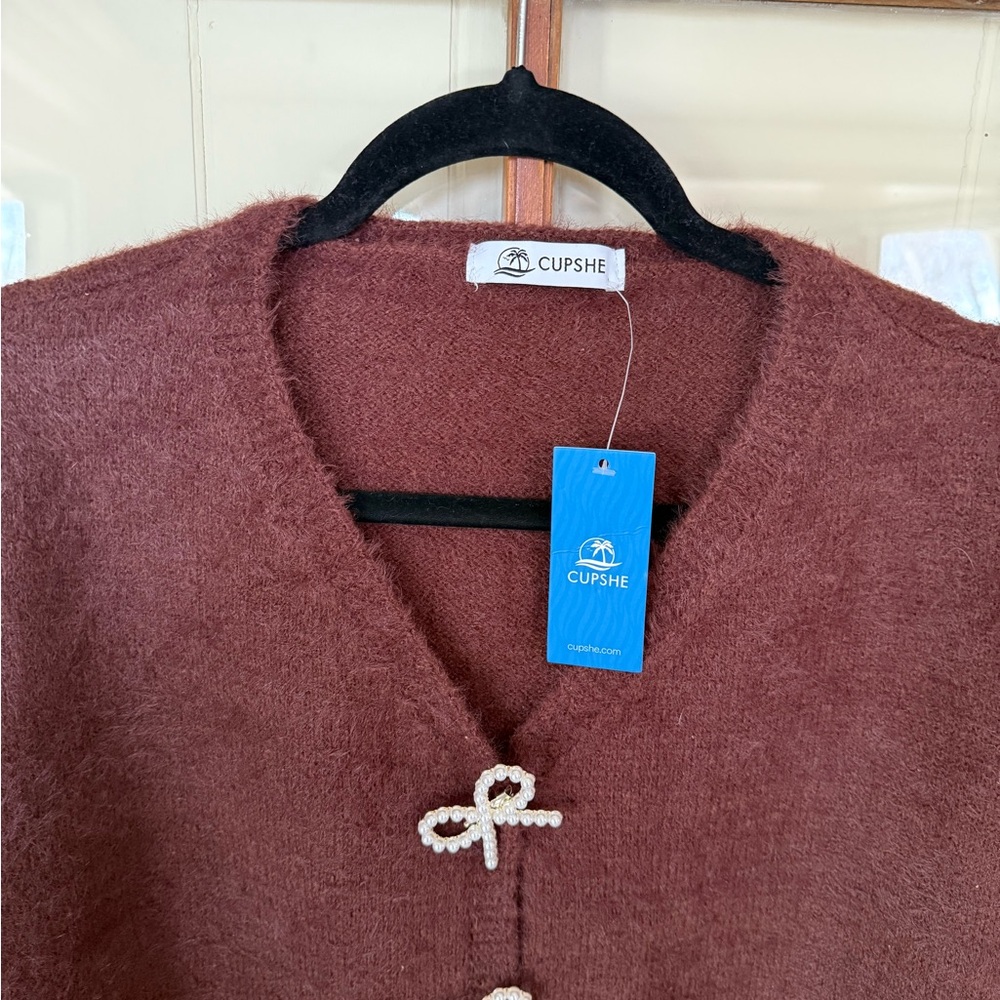 Cupshe NWT Burgundy Fuzzy Knit Cardigan with Pearl Bow Accents – Size Medium - Picture 3 of 5